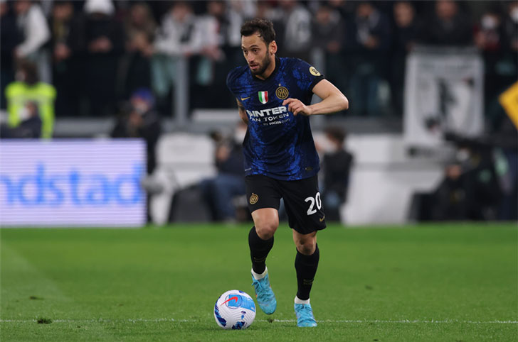 Hakan Çalhanoğlu Hakan Çalhanoğlu